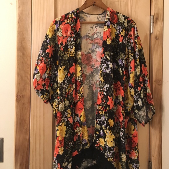 Floral kimono black fringe boho Anthropologie free people bohemian gypsy - Picture 1 of 3